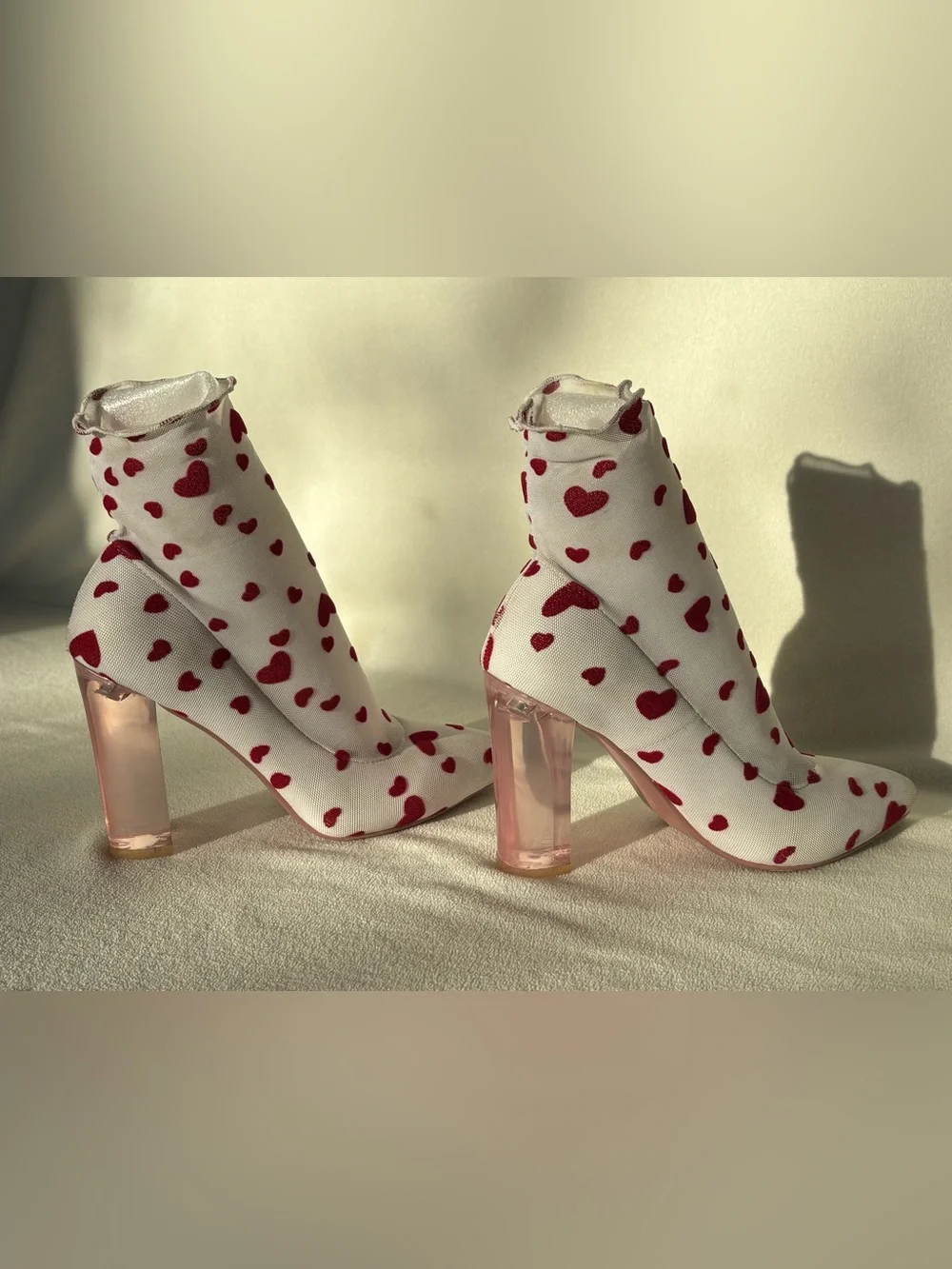 Sugar Thrillz Lovesick Mesh Sock Booties Hearts Lucite Heel Womens Size 7